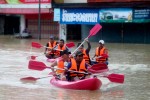 Армия и общество помогают пострадавшим от наводнения